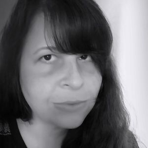 Hi there! I'm elle. Welcome to my closet!